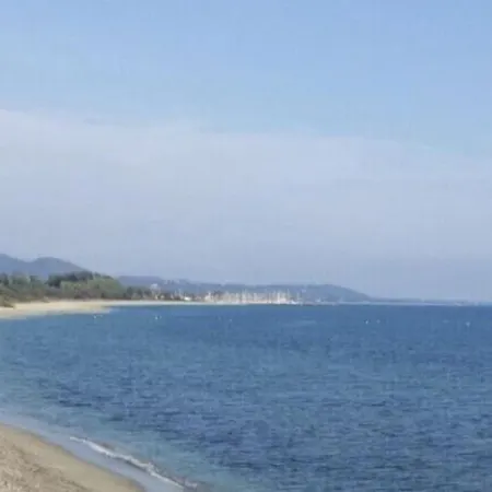 ヴィラ La Casetta Prunete セルヴィオーヌ